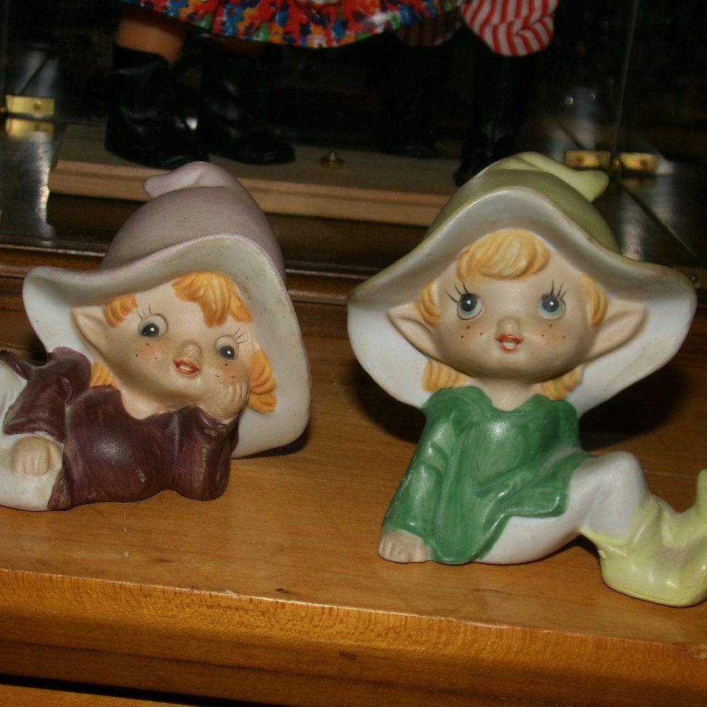 2 vintage elf figures homco.